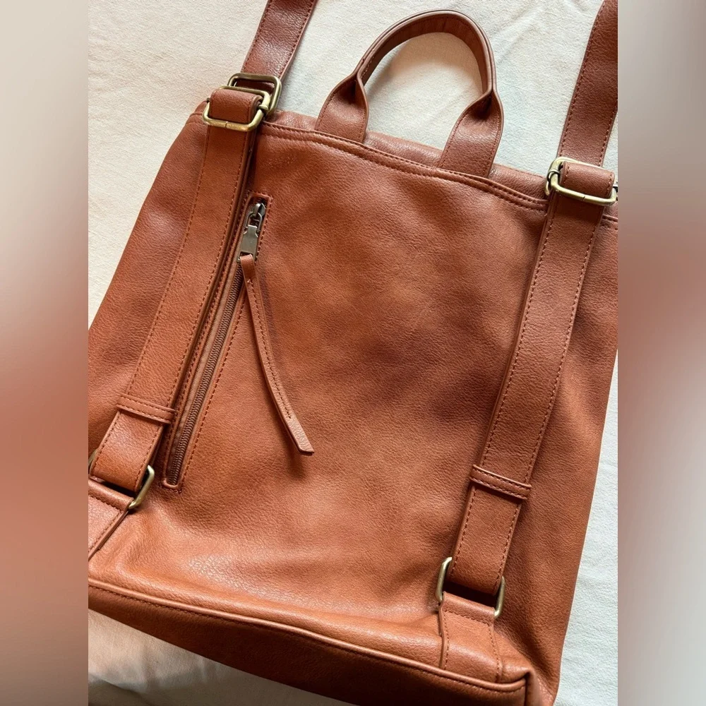 Antik Kraft convertible Tote/Backpack in Cognac Brown - Picture 4 of 8